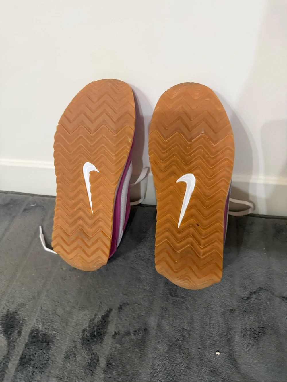 Nike Women's Pink and White Low-Top Sneakers